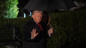 从“粪坑”到“垃圾”：特朗普攻击移民获赞，种族主义在美国不再“含蓄”？