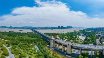 南京江北新區(qū)黨工委、管委會(huì)與浦口區(qū)委、區(qū)政府一體化運(yùn)行