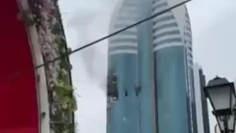 视频丨俄罗斯车臣共和国首府遭无人机袭击