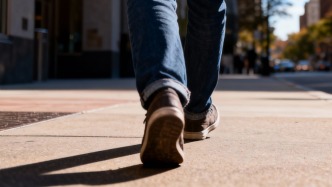 每天步數(shù)過萬，才有益健康……是真是假？丨謠言終結(jié)站