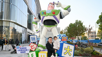 魔都眼｜冬日浪漫②：让巴斯光年唤起童年记忆