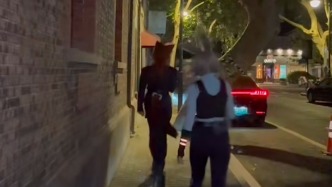 “只是做了很小的一件事”，两Coser化身“狐兔警官”听到求救挺身而出
