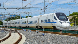 12月7日起鐵路部門在京張高鐵8趟列車，試點(diǎn)推出“雪具便利行”服務(wù)