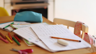 解放日报头版关注：“无作业日”已在上海实施半年，效果如何？