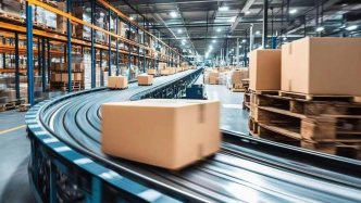 涉密文件偽裝商業(yè)合同、追蹤器藏行李箱把手，警惕間諜用快遞“暗度陳倉”