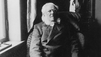 “易卜生2028”慶?；顒訂?，他的作品中國傳播已有百年