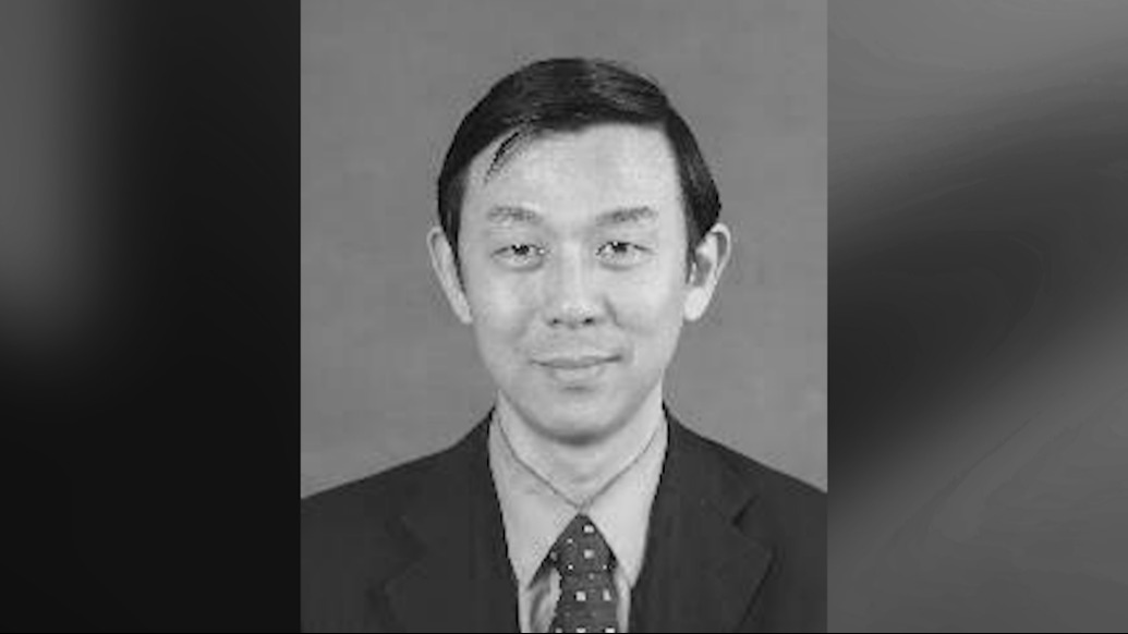 复旦大学管理学院副院长殷志文因病逝世，享年58岁