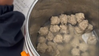 當(dāng)老師的關(guān)心被牛肉丸“帶偏”：這段意外走紅的視頻詮釋“新型師生關(guān)系”