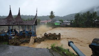 外交部：中方高度關(guān)注印尼蘇門答臘地區(qū)遭受嚴(yán)重暴雨洪災(zāi)