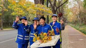 上海环卫工人都是美院毕业吗？浦东多路段上新“落叶不扫”街景
