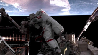 视频丨神舟二十一号航天员乘组圆满完成第一次出舱活动