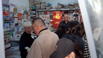 上海最后的報刊門市部，哪些人還在光顧？