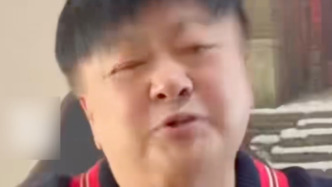 洪劍濤就試戴烏氈帽收費(fèi)事件致歉：對(duì)材質(zhì)不了解，造成了誤會(huì)