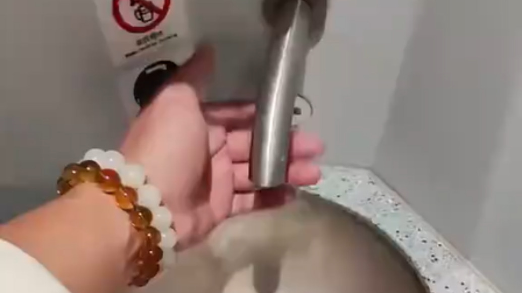 12306：高鐵上的水果售賣前，沒明確要求必須清洗