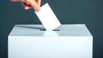 河南一學(xué)校通報校領(lǐng)導(dǎo)要求學(xué)生為其子女比賽投票：已免職