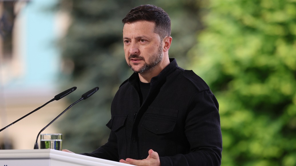 被特朗普質(zhì)疑“借戰(zhàn)事回避大選”，澤連斯基表態(tài)：烏克蘭愿意舉行大選