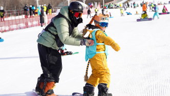 春秋假后多地迎來(lái)“雪假”，為何備受關(guān)注？會(huì)帶來(lái)哪些效應(yīng)？