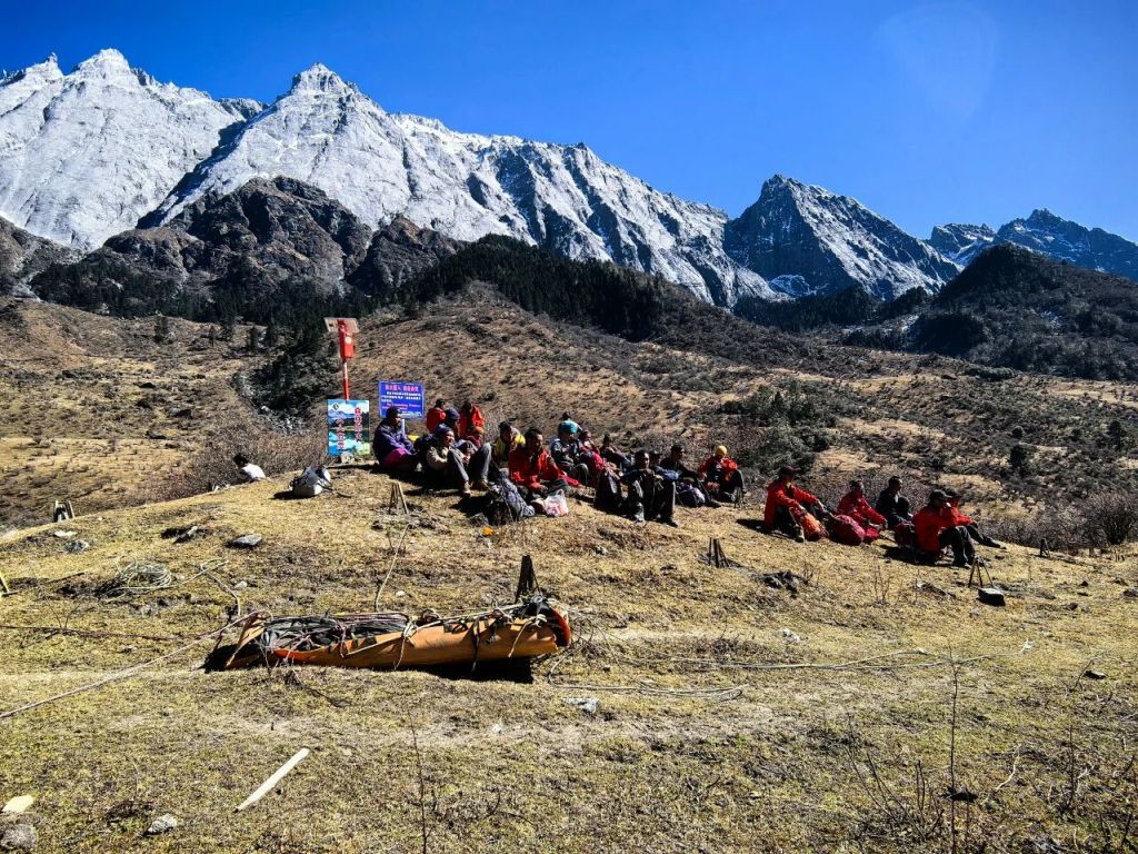 哈巴雪山封山期一男子违规进山,在海拔5050米处不幸滑坠遇难 31 resize,w 1024