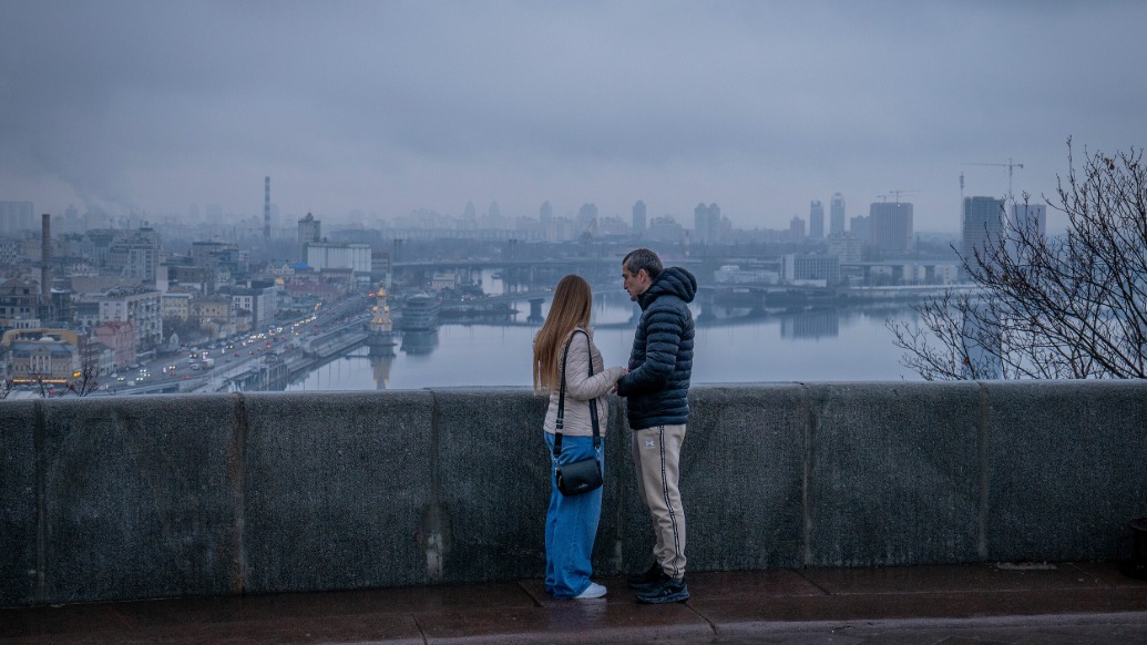 欧盟多数成员“接近同意”用俄被冻结资产援乌,潜在后果引多方忧虑