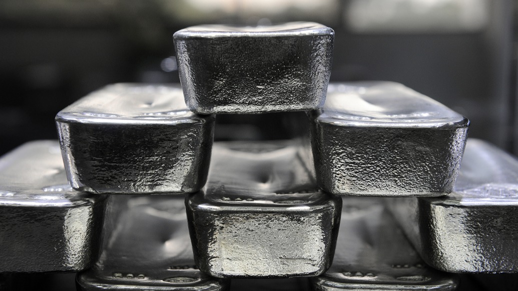 再創歷史新高！白銀一度站上62美元，上期所提保擴板