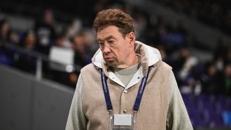 亞冠瀕臨出局聯(lián)賽無緣冠軍，申花這一年無法令人滿意