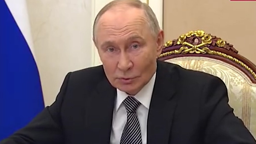 普京自曝：我有時(shí)不帶車隊(duì)，自己悄悄開車出門