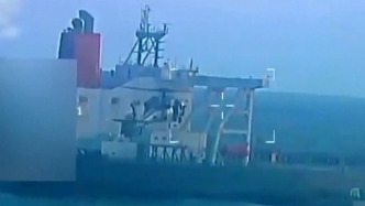 视频丨美公布在委内瑞拉附近扣押超大型油轮行动画面