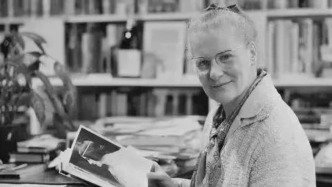 75歲退休，開(kāi)始寫(xiě)作，她以一封長(zhǎng)信講述一生