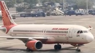 印度航空曝飞行安全隐患：一客机无证载客执飞8趟航班