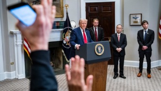 特朗普談人工智能競爭，坦言羨慕中國團(tuán)結(jié)一致