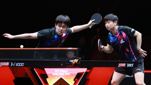赛场屹线丨孙颖莎带伤出战，“莎头”组合获WTT香港总决赛混双亚军