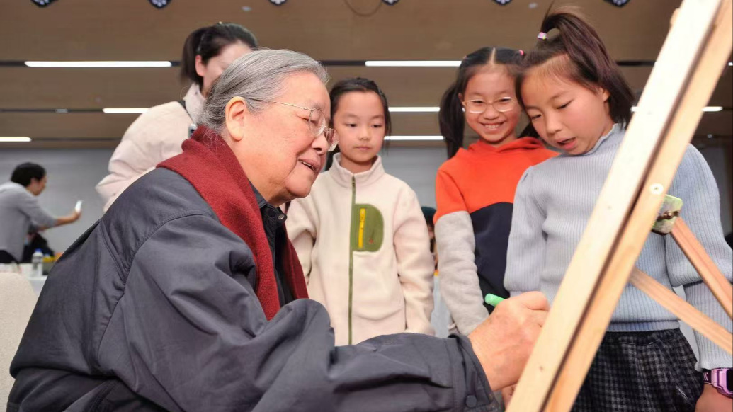 跟随79岁“宝藏奶奶”蔡皋的画笔，走进传统东方美学世界