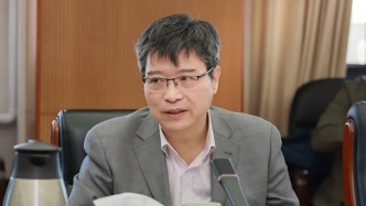 卸任人大校長后，林尚立以人大國際關(guān)系學(xué)院教授身份出席活動