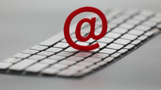 盲人老太在巷里專找女生帶路疑似人販？拍攝者：造成了誤會(huì)，愿當(dāng)面道歉