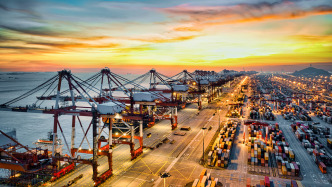 人民日报评论员：着眼全局，把握明年经济工作的总体要求和政策取向