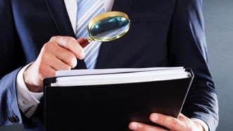 司法部典型案例：16名執(zhí)法人員因“吃拿卡要”被撤職調(diào)崗