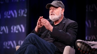 《怦然心動(dòng)》導(dǎo)演萊納與妻子在家中遇害，警方尚未證實(shí)是其子所殺