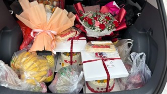 当乡村外卖员来敲门