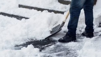 遭遇暴風雪，日本北海道出現(xiàn)大面積停電和交通中斷