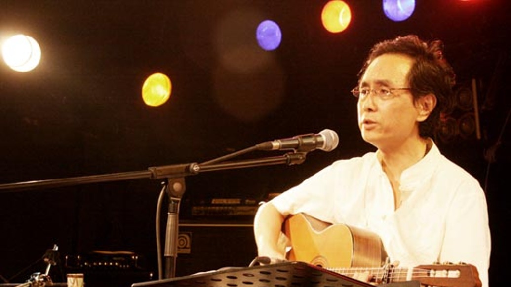 中国台湾“民歌之父”杨弦逝世，曾将余光中《乡愁四韵》谱曲发表