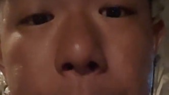 10萬元現(xiàn)金遺落出租車后，他深夜錄視頻只為點贊這些默默守護的人