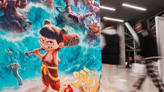 抗戰(zhàn)文藝作品、外賣員詩(shī)人、AI創(chuàng)作，人民日?qǐng)?bào)整版盤點(diǎn)年度文化記憶