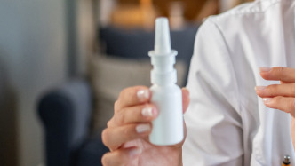 预防流感“神器”液体口罩走红，专家表示：不能替代传统口罩