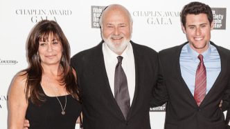 好萊塢名導(dǎo)羅伯·萊納之子尼克因涉嫌謀殺父母被捕