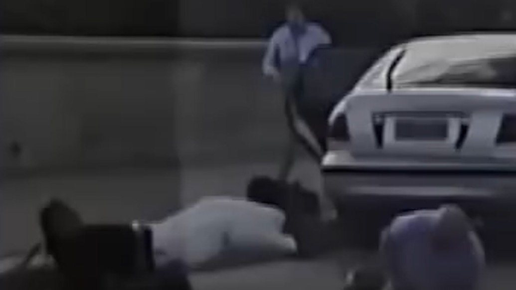 邦迪灘槍擊案最新畫面曝光：六旬夫婦挺身而出與槍手肉搏后遇害