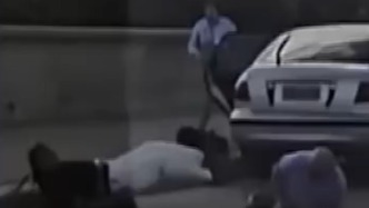 邦迪灘槍擊案最新畫(huà)面曝光：六旬夫婦挺身而出與槍手肉搏后遇害