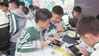 學(xué)校AI教育如何與社會發(fā)展同頻