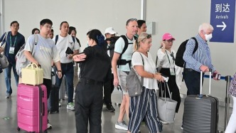 240小時(shí)過(guò)境免簽一年，上?？诎?.2萬(wàn)人次外籍旅客獲便利