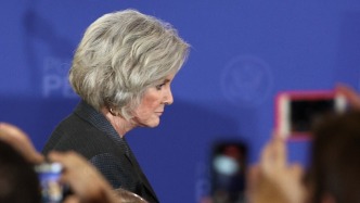 白宫幕僚长专访中辛辣点评：特朗普有酒鬼性格，万斯是阴谋论者