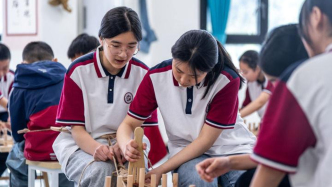 時(shí)政微觀察丨澆花澆根 育人育心